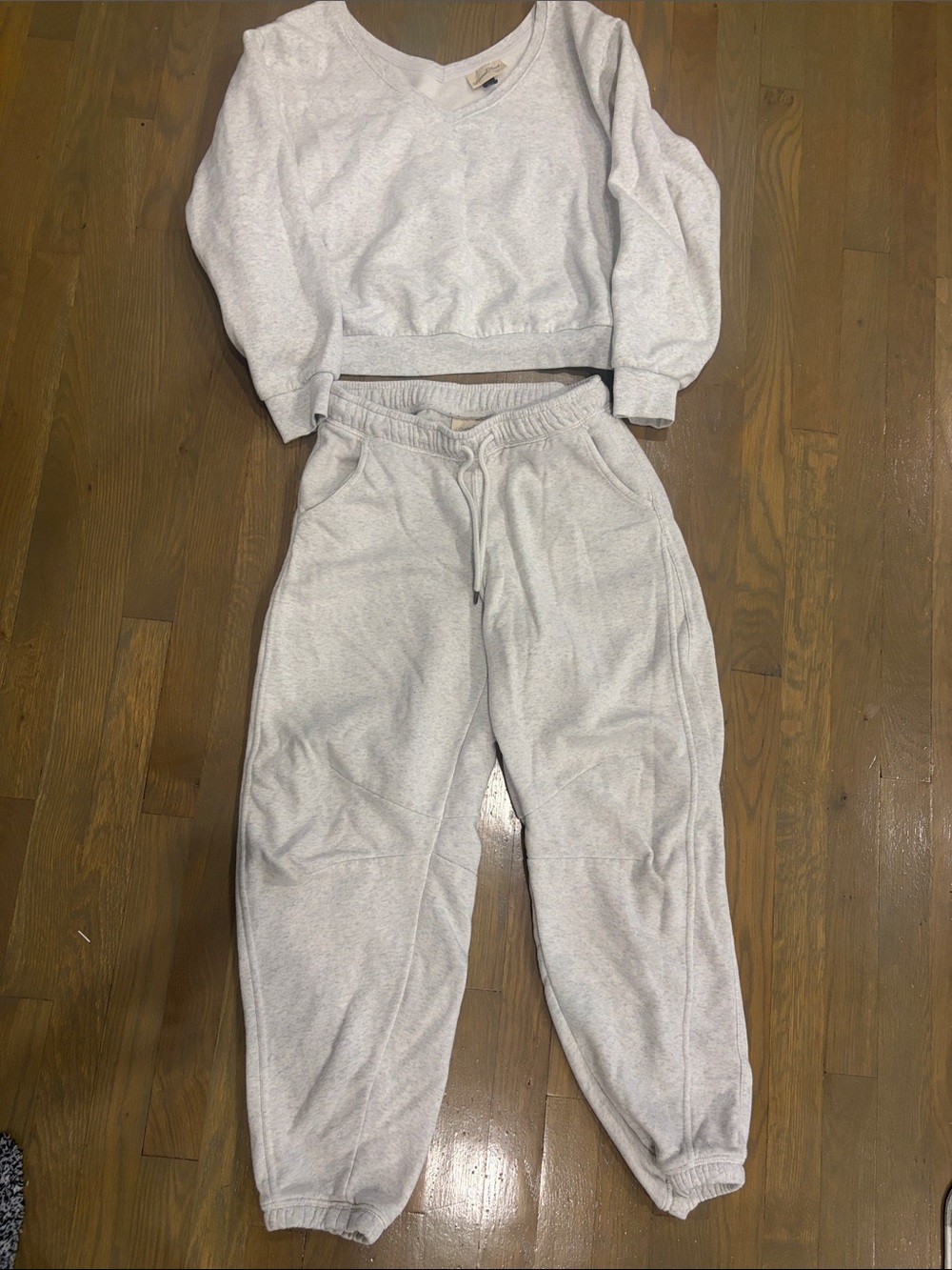 Universal Thread Light Gray Sweatpants & Cropped Pullover Set xs guc
